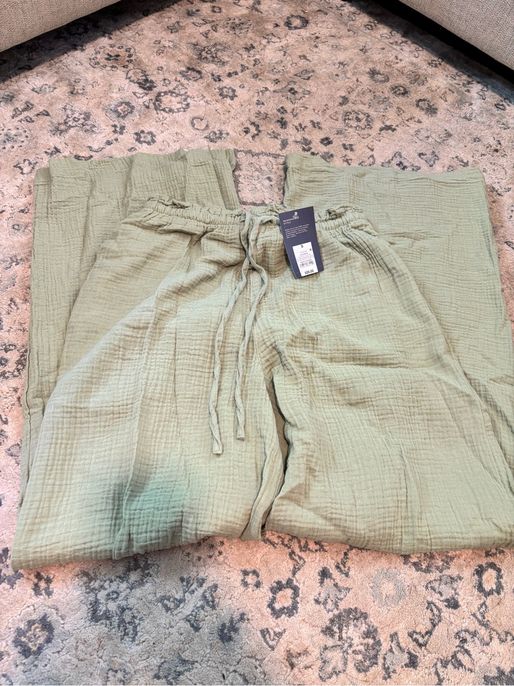 Universal Thread Sage Green Drawstring Joggers